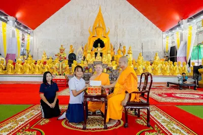 พิธีมอบทุนการศึกษาสงเคราะห์นักเรียน ๑๐๐ ทุน และถุงยังชีพ ๕๐ ถุง ณ ศาลาพระพุทธชินราช วัดจุฬามณี ๓๐ กันยายน ๒๕๖๙