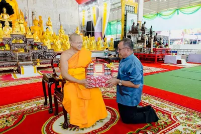 พิธีมอบทุนการศึกษาสงเคราะห์นักเรียน ๑๐๐ ทุน และถุงยังชีพ ๕๐ ถุง ณ ศาลาพระพุทธชินราช วัดจุฬามณี ๓๐ กันยายน ๒๕๖๙