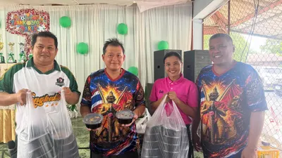 มอบบะหมี่รามายอนแก่นักเรียนโรงเรียนบ้านหนองไก่ต่อ อำเภอเลาขวัญ จังหวัดกาญจนบุรี