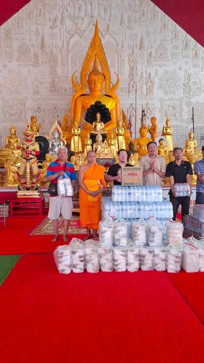โรงครัวหลวงพ่ออิฏฐ์ วัดจุฬามณี ประกอบอาหารและส่งมอบแก่ผู้ประสบอุทกภัย ๔ ตุลาคม ๒๕๖๙