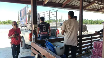 ส่งมอบข้าวสาร ไข่ไก่ น้ำปลา ขนม และน้ำดื่ม แก่โรงครัววัดสวนหลวง อำเภออัมพวา ๔ ตุลาคม ๒๕๖๙