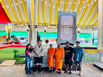 โรงครัวหลวงพ่ออิฏฐ์ วัดจุฬามณี ส่งมอบอาหารแก่ผู้ประสบอุทกภัย จังหวัดสมุทรสงคราม ๘ ตุลาคม ๒๕๖๙