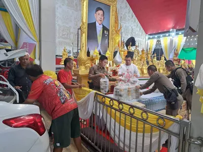 โรงครัวหลวงพ่ออิฏฐ์ วัดจุฬามณี ประกอบอาหารช่วยผู้ประสบอุทกภัย ๑๐ ตุลาคม ๒๕๖๙