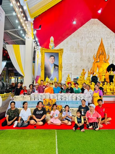 โรงครัวหลวงพ่ออิฏฐ์ วัดจุฬามณี ประกอบอาหารช่วยผู้ประสบอุทกภัย ๑๐ ตุลาคม ๒๕๖๙