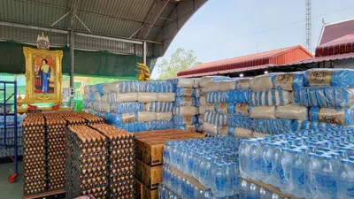 สิ่งของที่วัดจุฬามณีรวบรวมส่งช่วยเหลือผู้ประสบอุทกภัย อำเภอบางไทร จังหวัดพระนครศรีอยุธยา