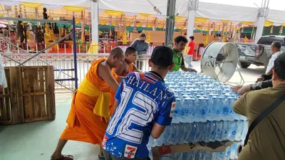 สิ่งของที่วัดจุฬามณีรวบรวมส่งช่วยเหลือผู้ประสบอุทกภัย อำเภอบางไทร จังหวัดพระนครศรีอยุธยา
